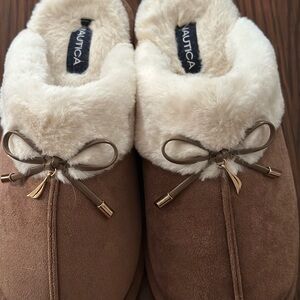 Nautica Tan and Cream Slippers